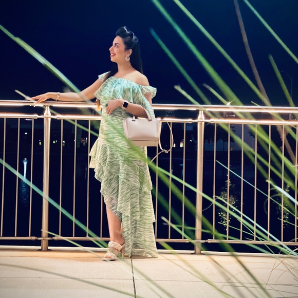 Beautiful Asymmetrical Dress - Picture 2 of 3